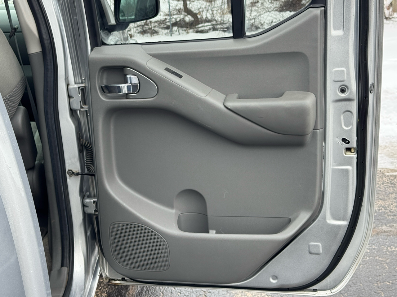 Nissan Frontier SE Crew Cab 4WD 2010