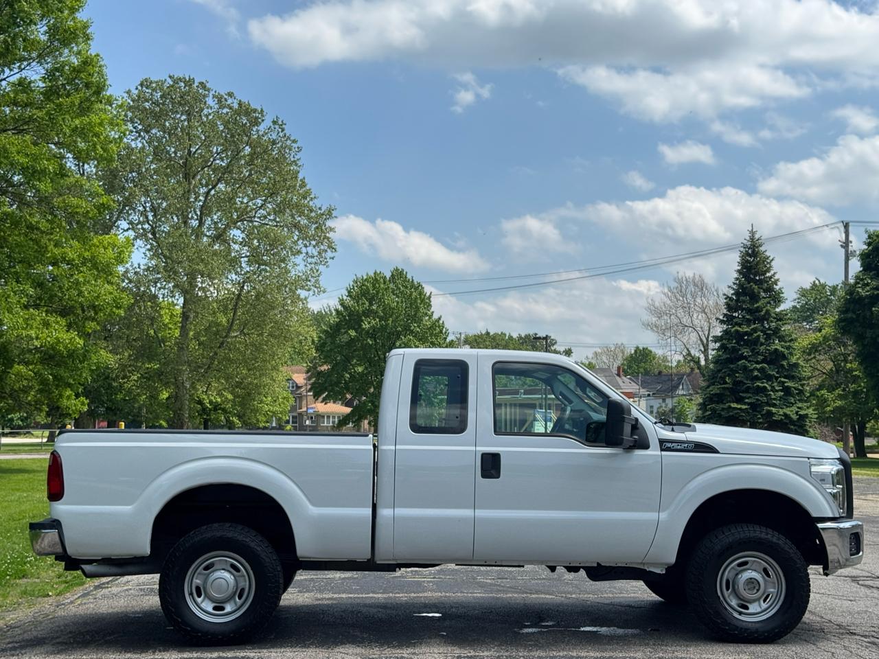 Ford F-250 SD XL SuperCab Long Bed 4WD 2014