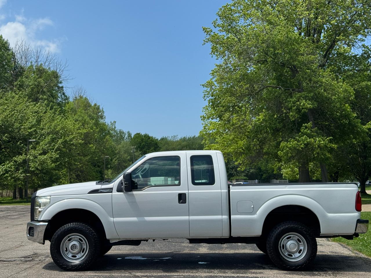 Ford F-250 SD XL SuperCab Long Bed 4WD 2014