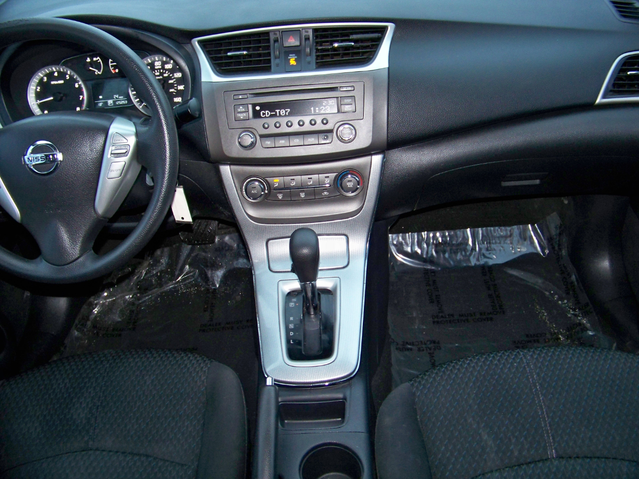 Nissan Sentra SR Sedan 2013