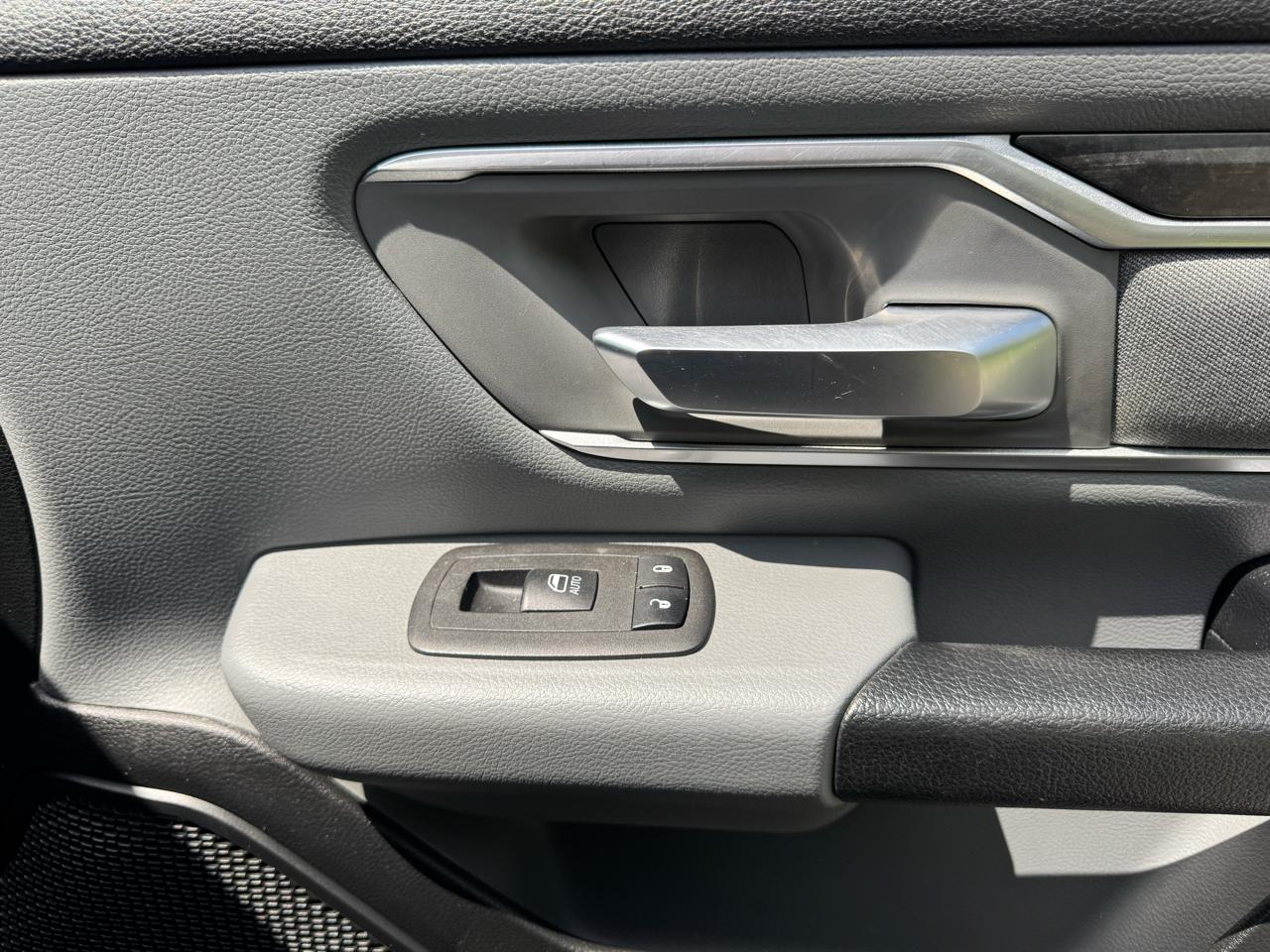 RAM 1500 Big Horn Crew Cab SWB 4WD 2019