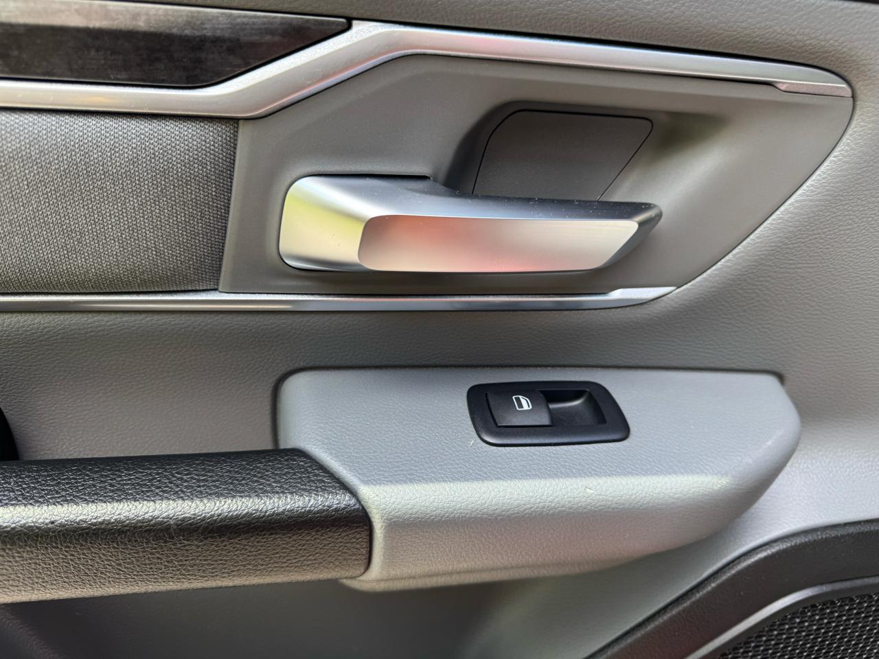 RAM 1500 Big Horn Crew Cab SWB 4WD 2019