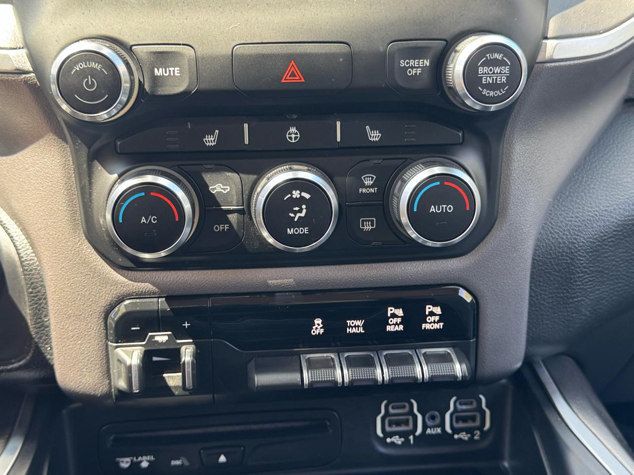RAM 1500 Big Horn Crew Cab SWB 4WD 2019