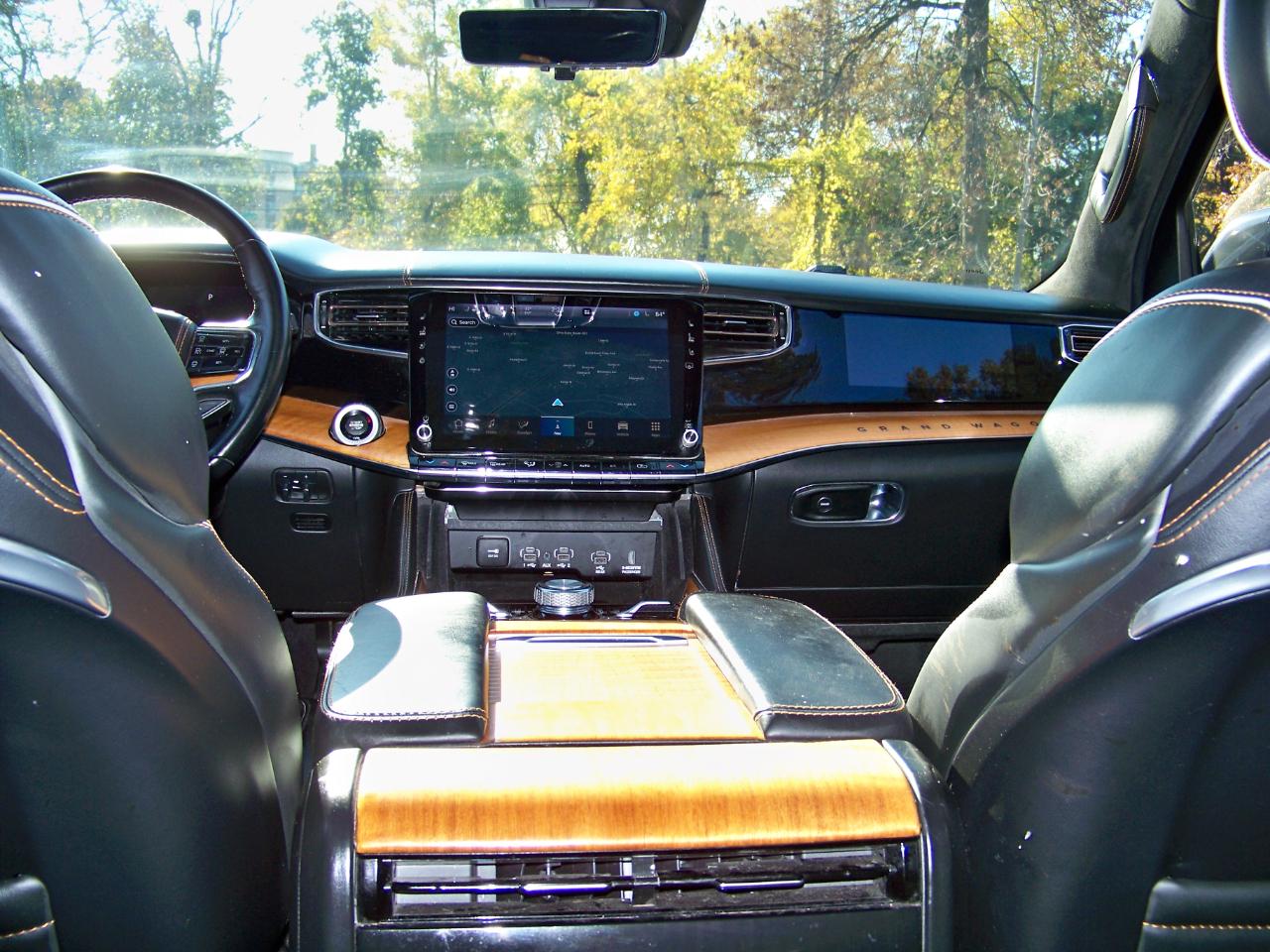 Jeep Grand Wagoneer Series III 4WD 2022