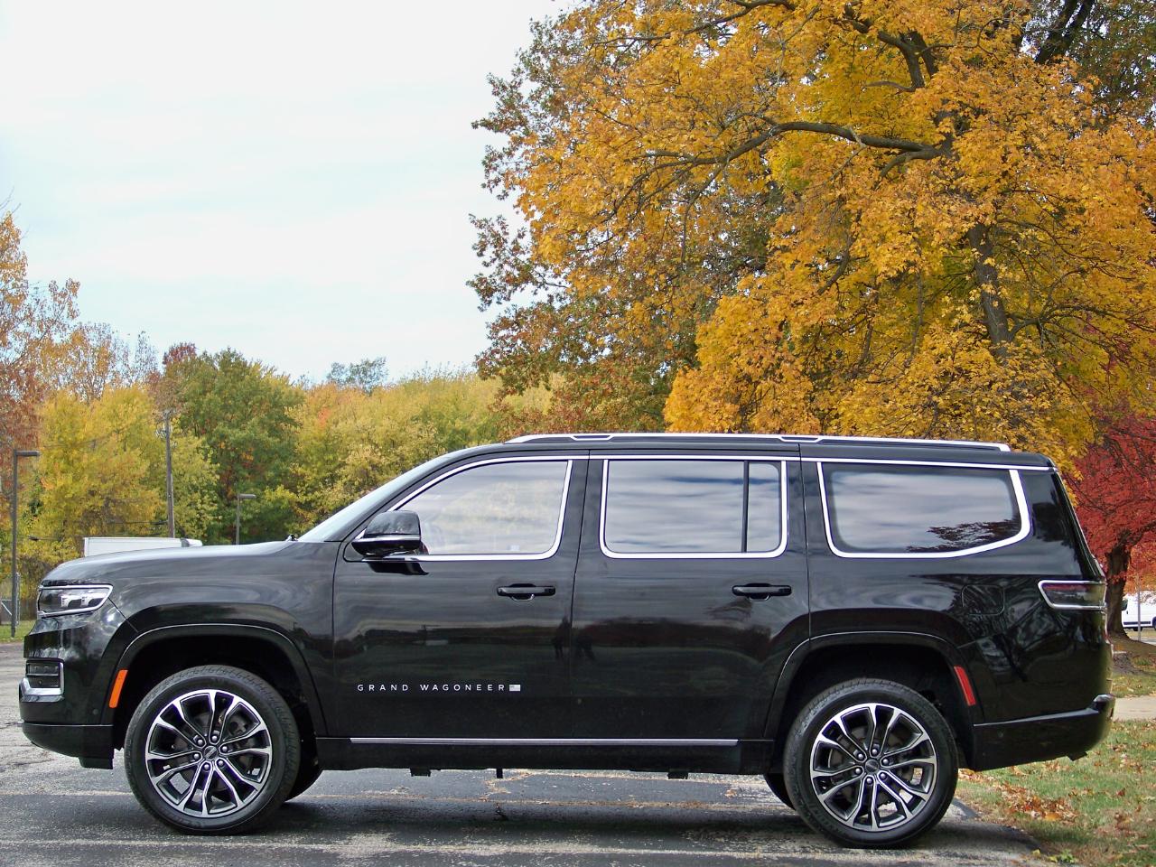 Jeep Grand Wagoneer Series III 4WD 2022