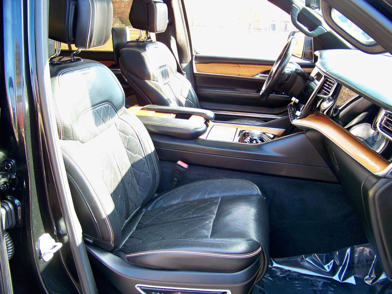 Jeep Grand Wagoneer Series III 4WD 2022