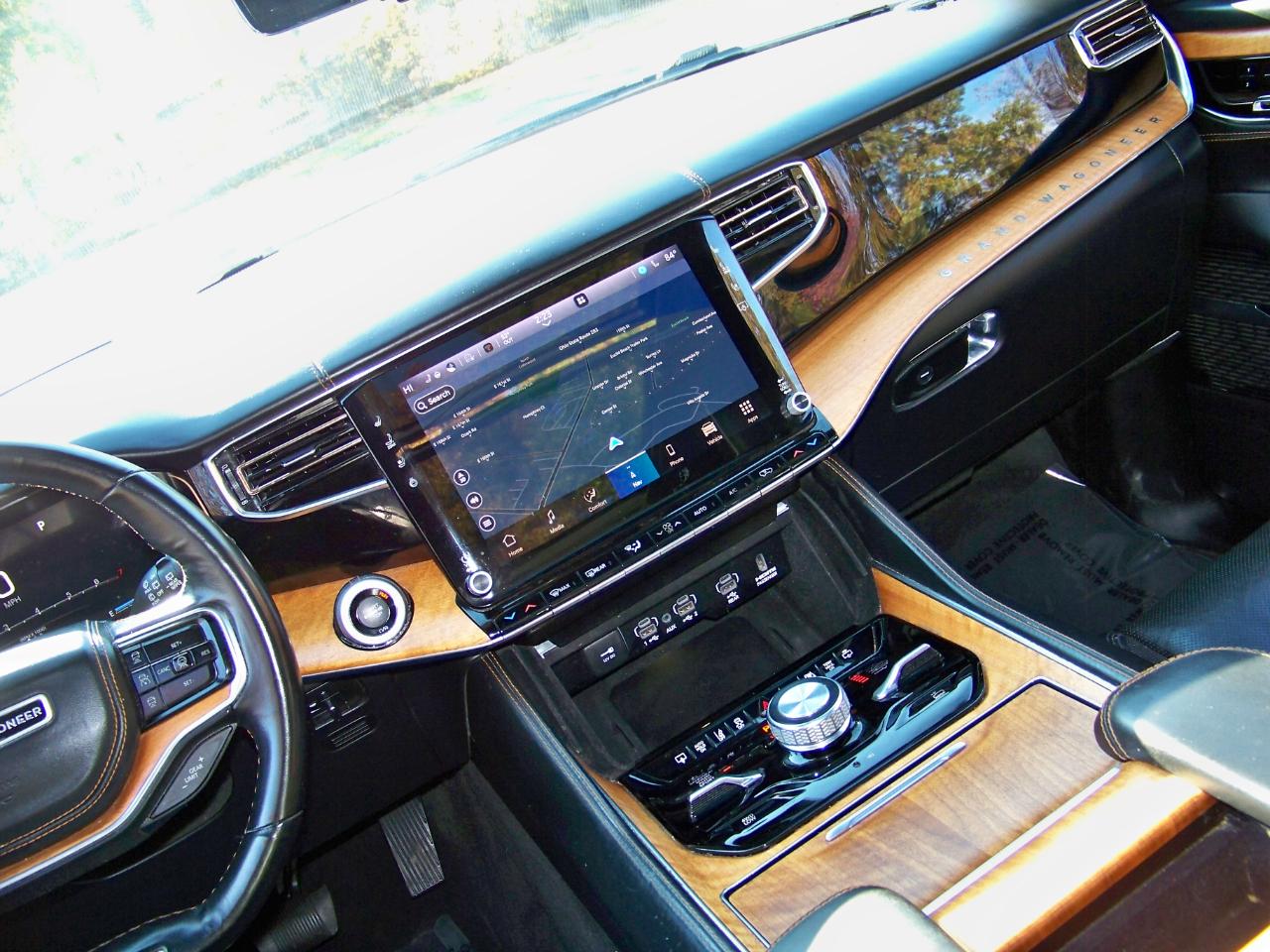 Jeep Grand Wagoneer Series III 4WD 2022