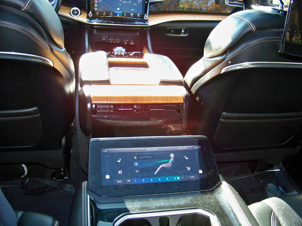Jeep Grand Wagoneer Series III 4WD 2022