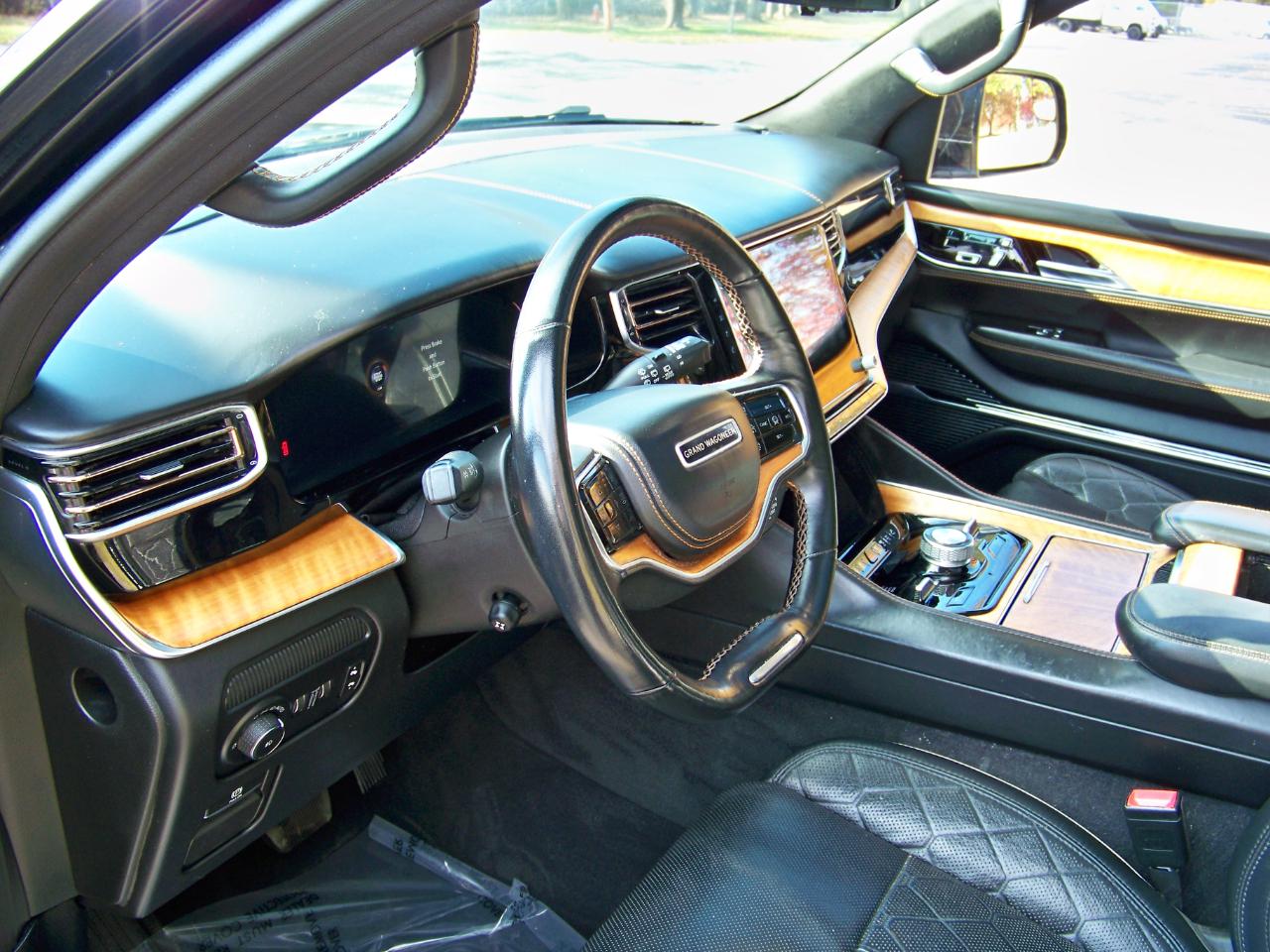 Jeep Grand Wagoneer Series III 4WD 2022