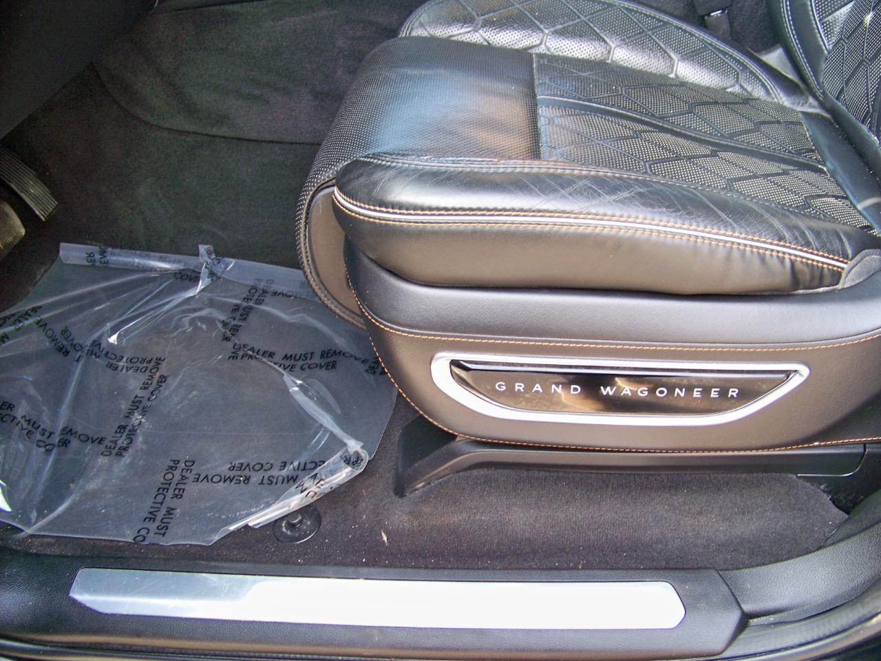Jeep Grand Wagoneer Series III 4WD 2022
