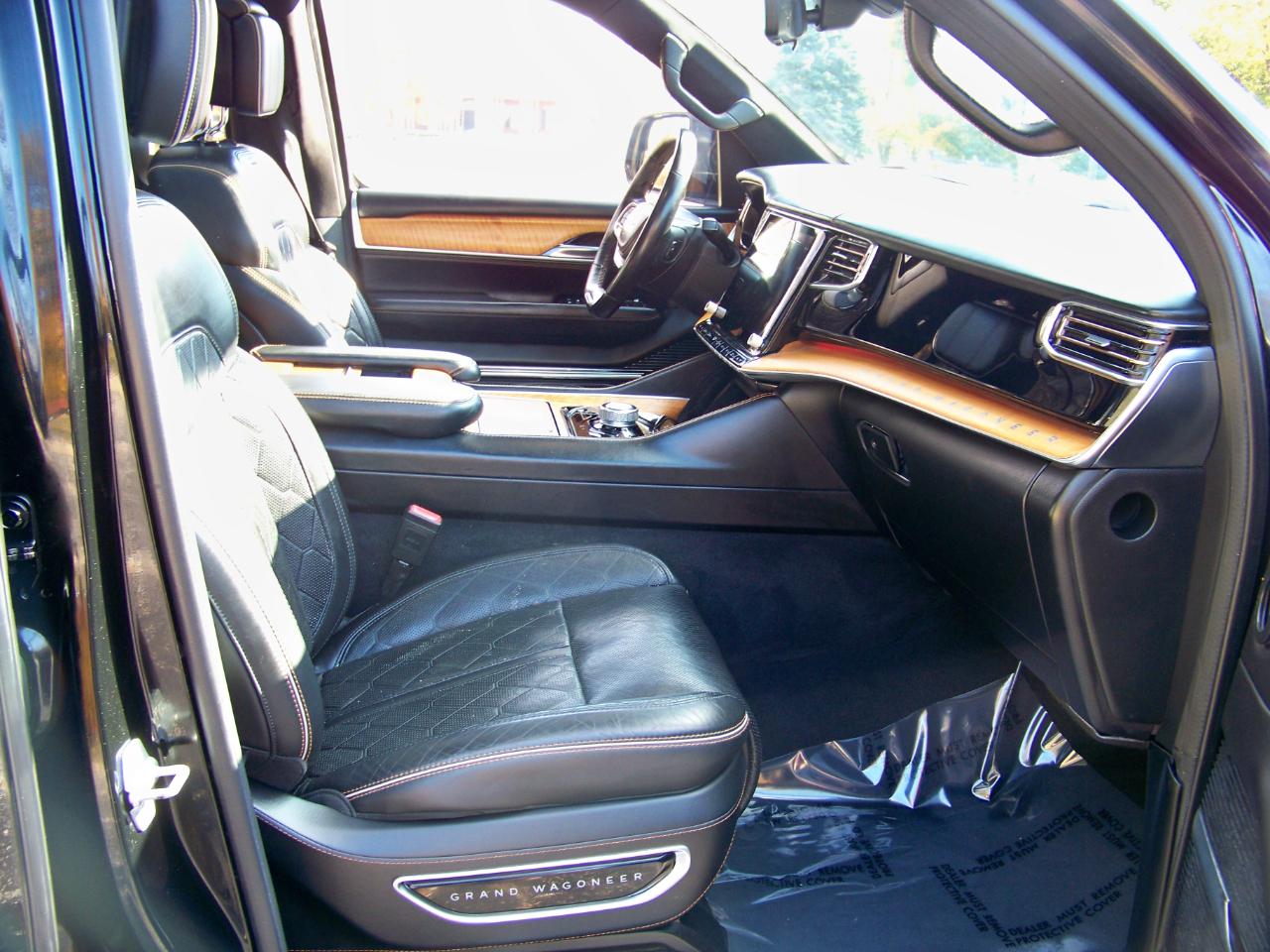 Jeep Grand Wagoneer Series III 4WD 2022