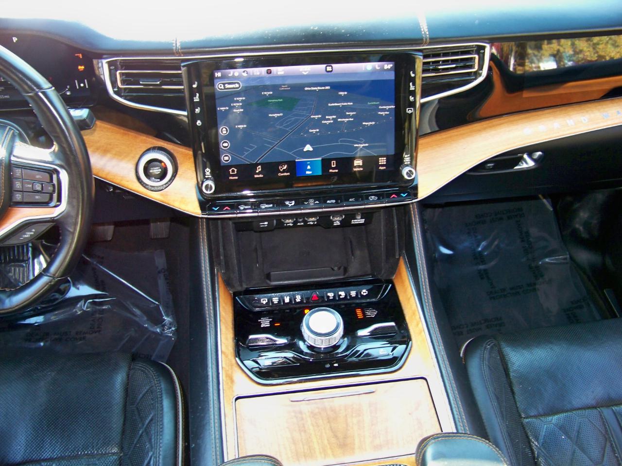 Jeep Grand Wagoneer Series III 4WD 2022