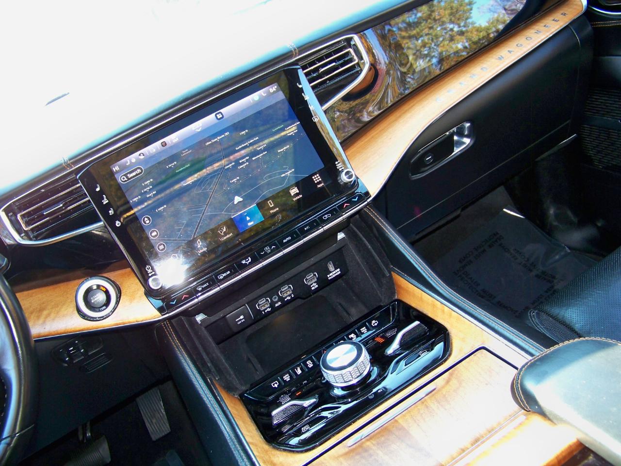 Jeep Grand Wagoneer Series III 4WD 2022