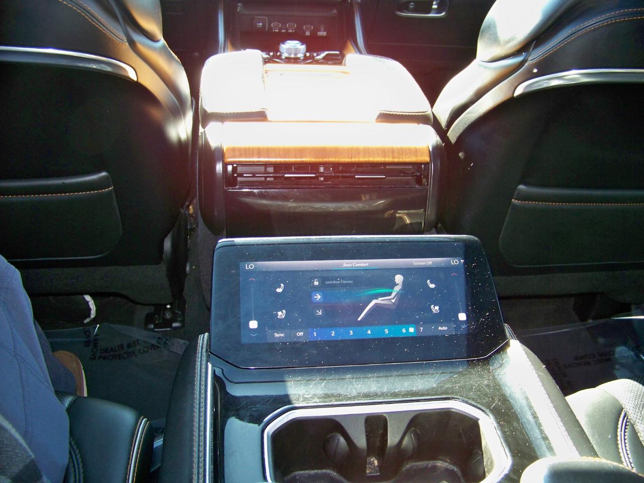 Jeep Grand Wagoneer Series III 4WD 2022