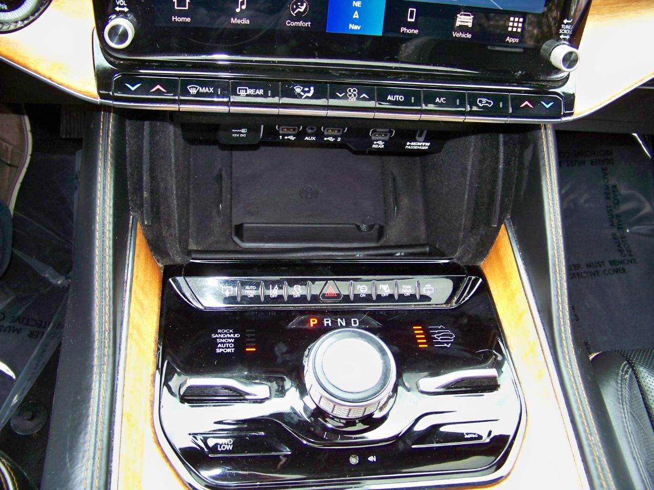 Jeep Grand Wagoneer Series III 4WD 2022