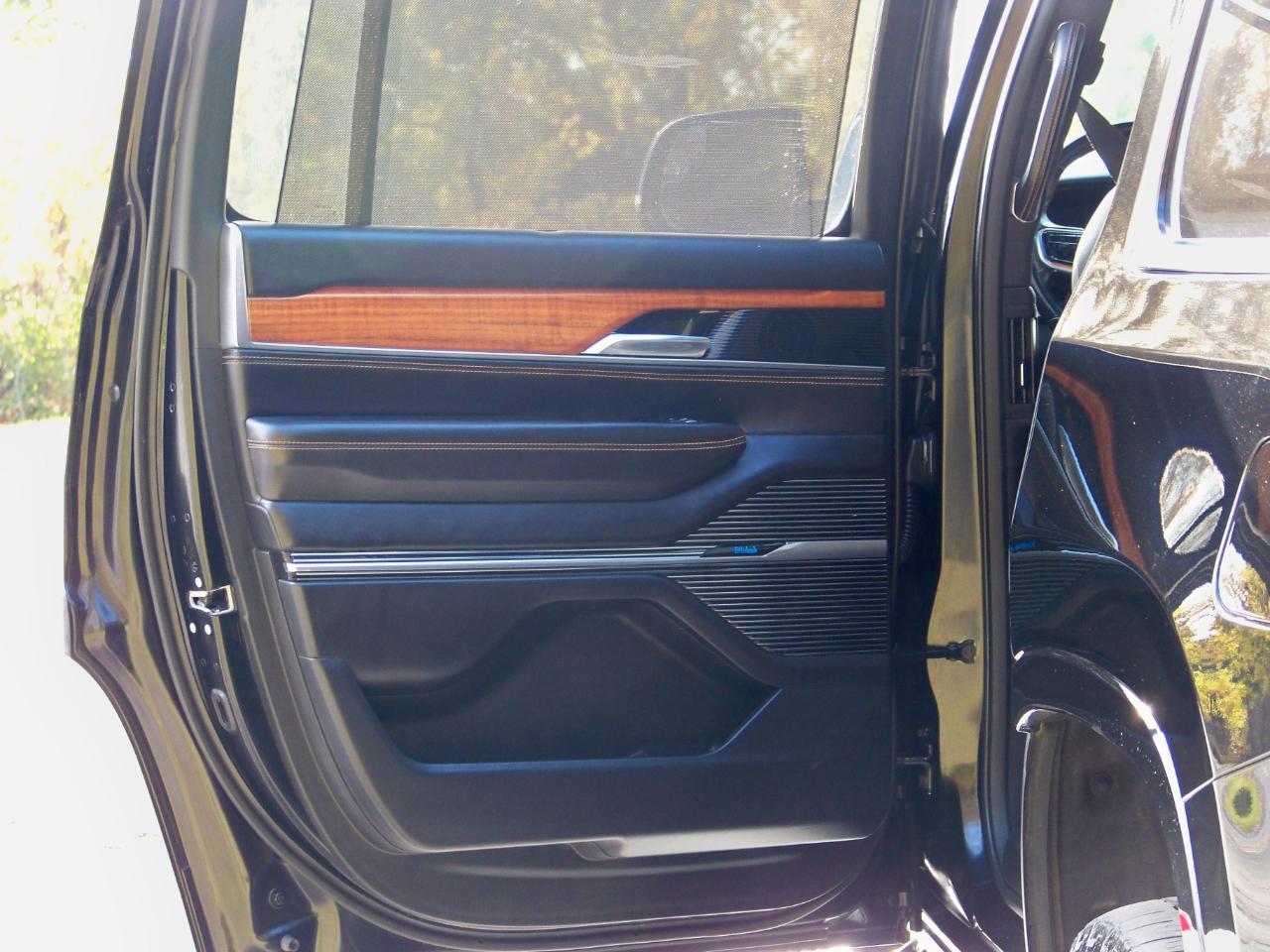 Jeep Grand Wagoneer Series III 4WD 2022