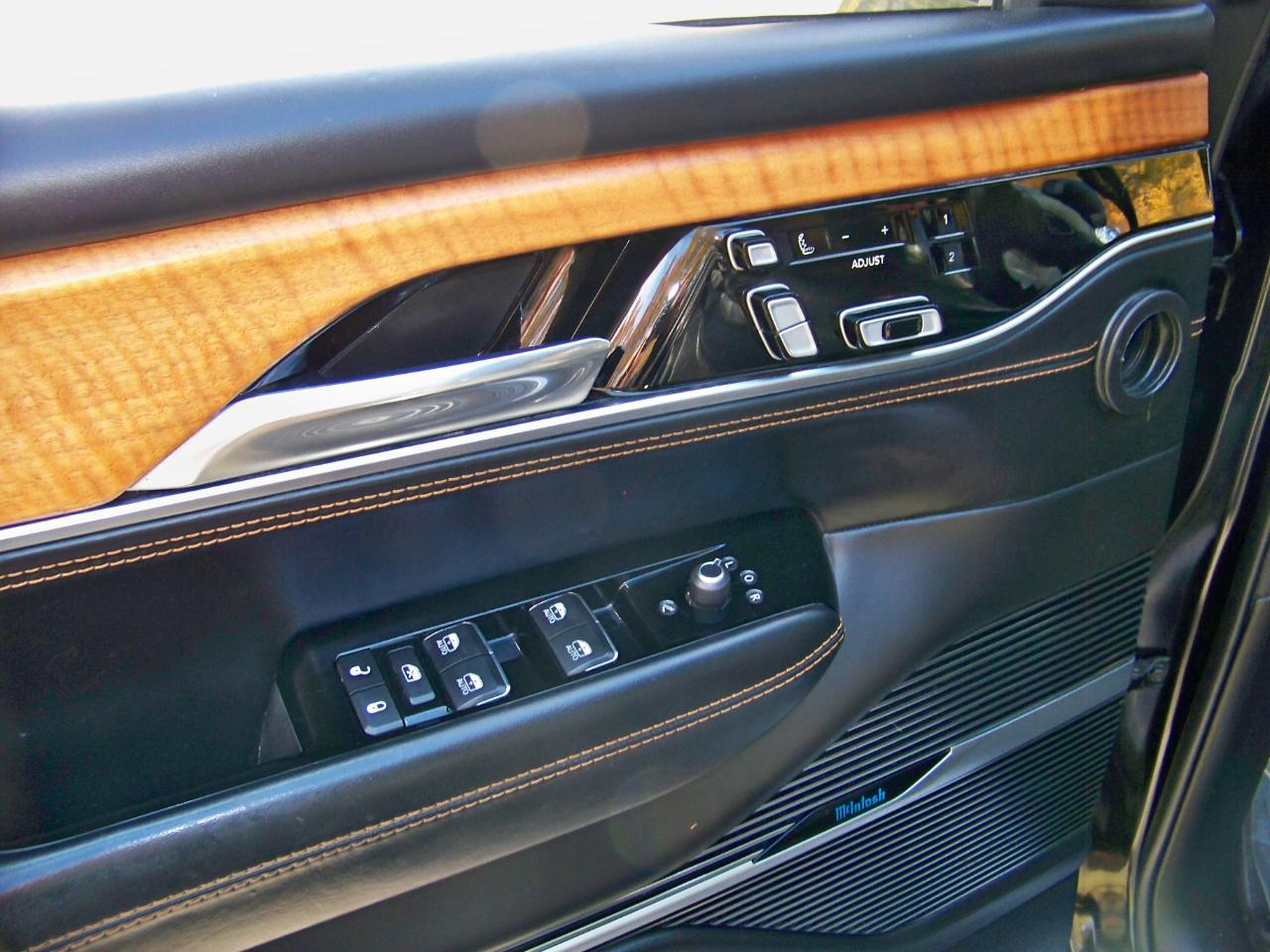 Jeep Grand Wagoneer Series III 4WD 2022