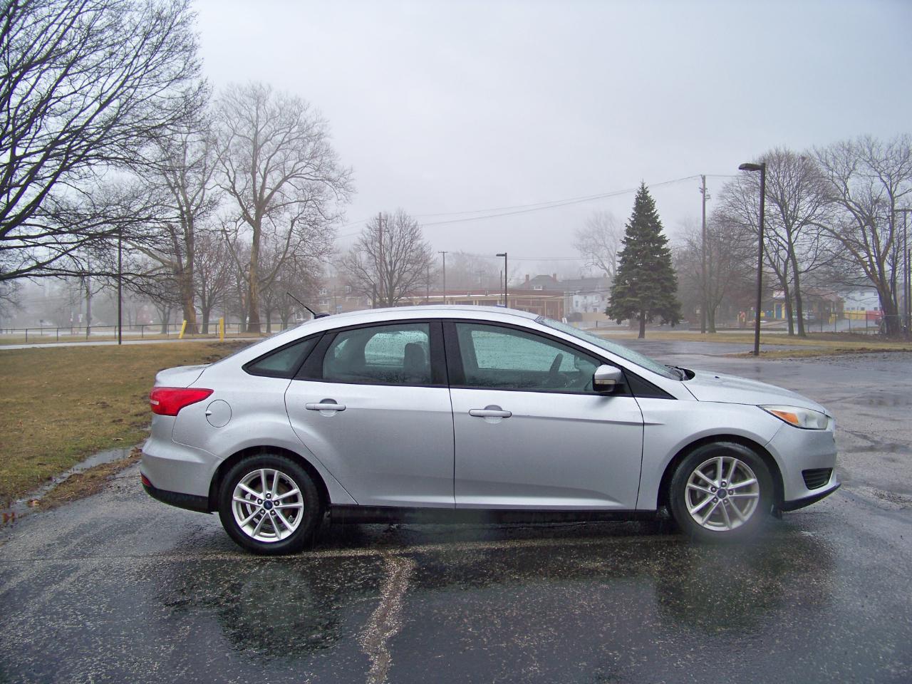 Ford Focus SE Sedan 2016