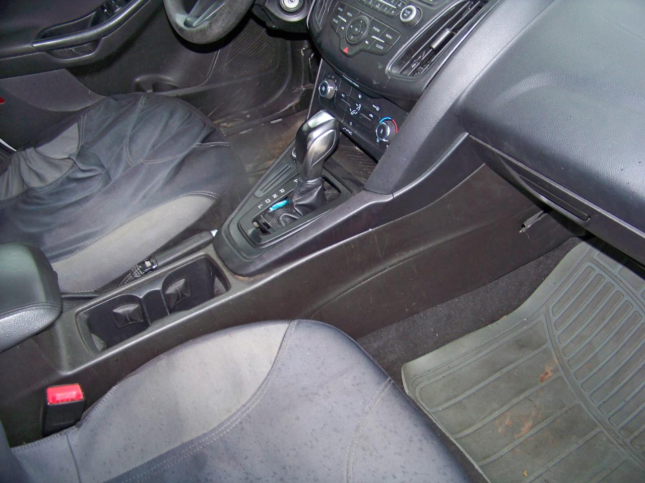 Ford Focus SE Sedan 2016