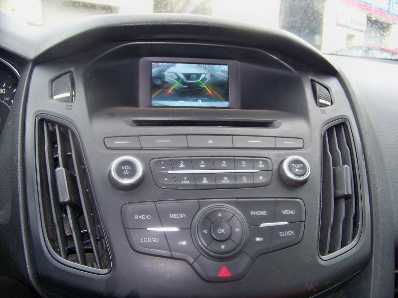 Ford Focus SE Sedan 2016