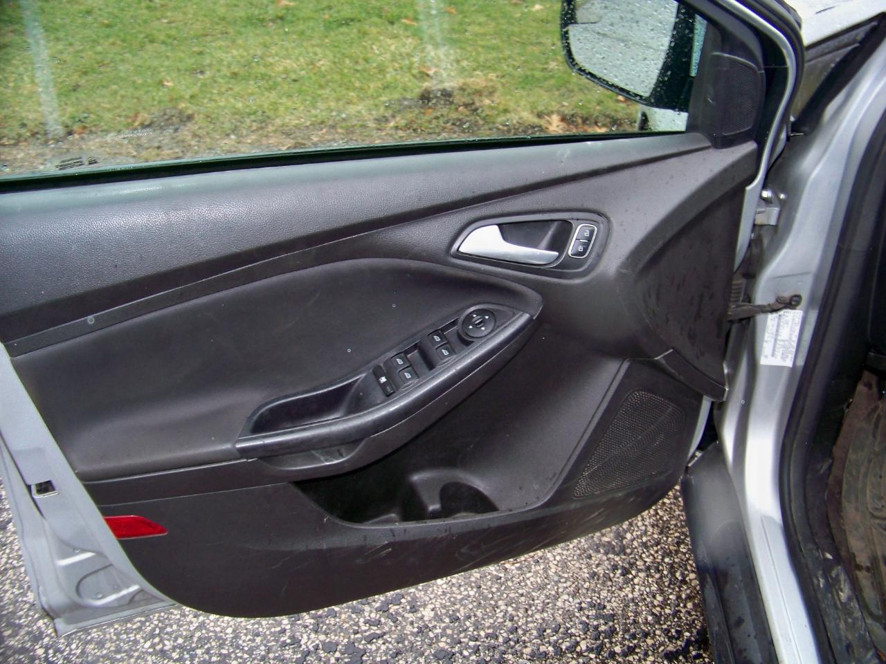 Ford Focus SE Sedan 2016