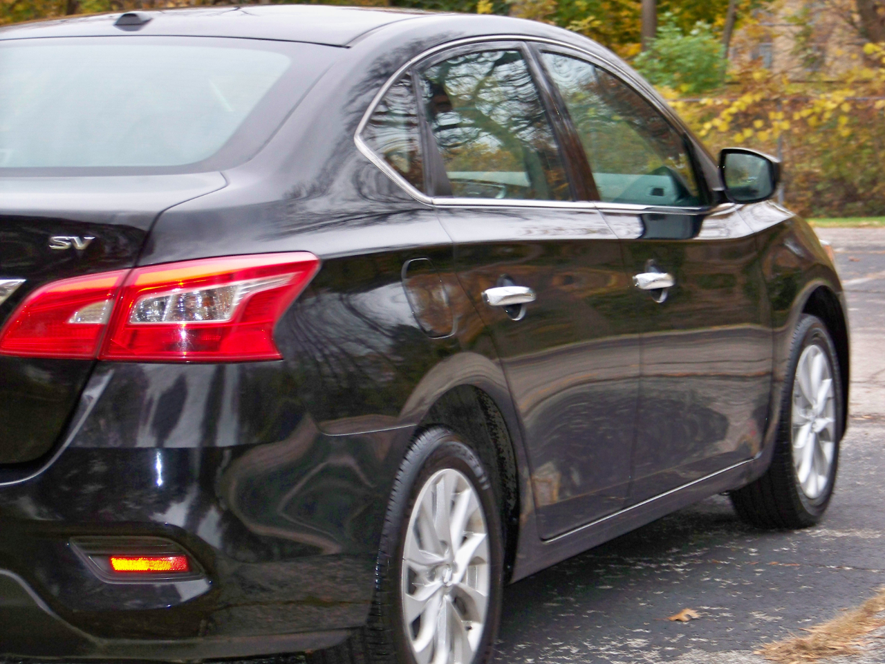 Nissan Sentra SV 4D Sedan 2018