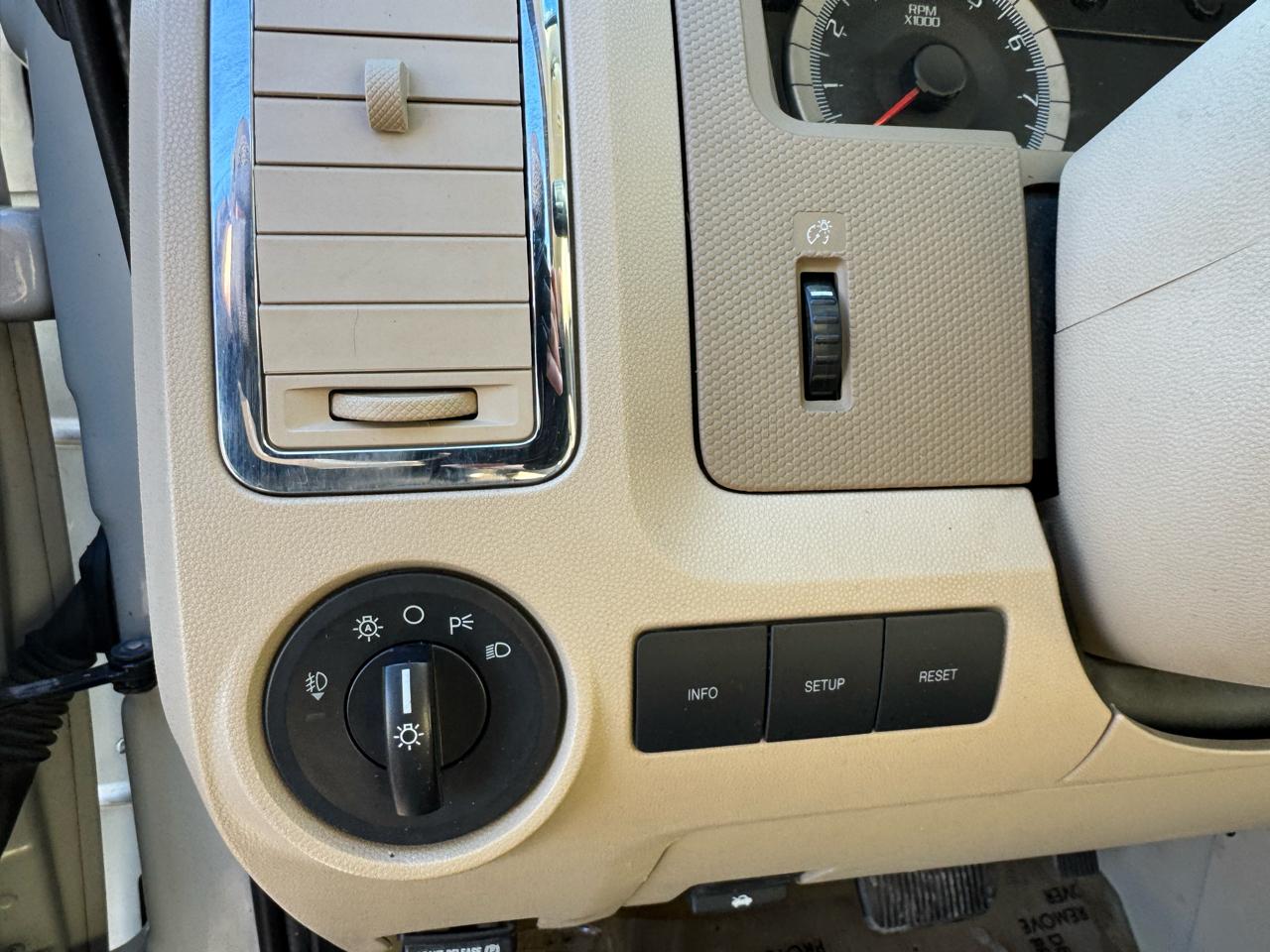 Ford Escape Limited 4WD V6 2009