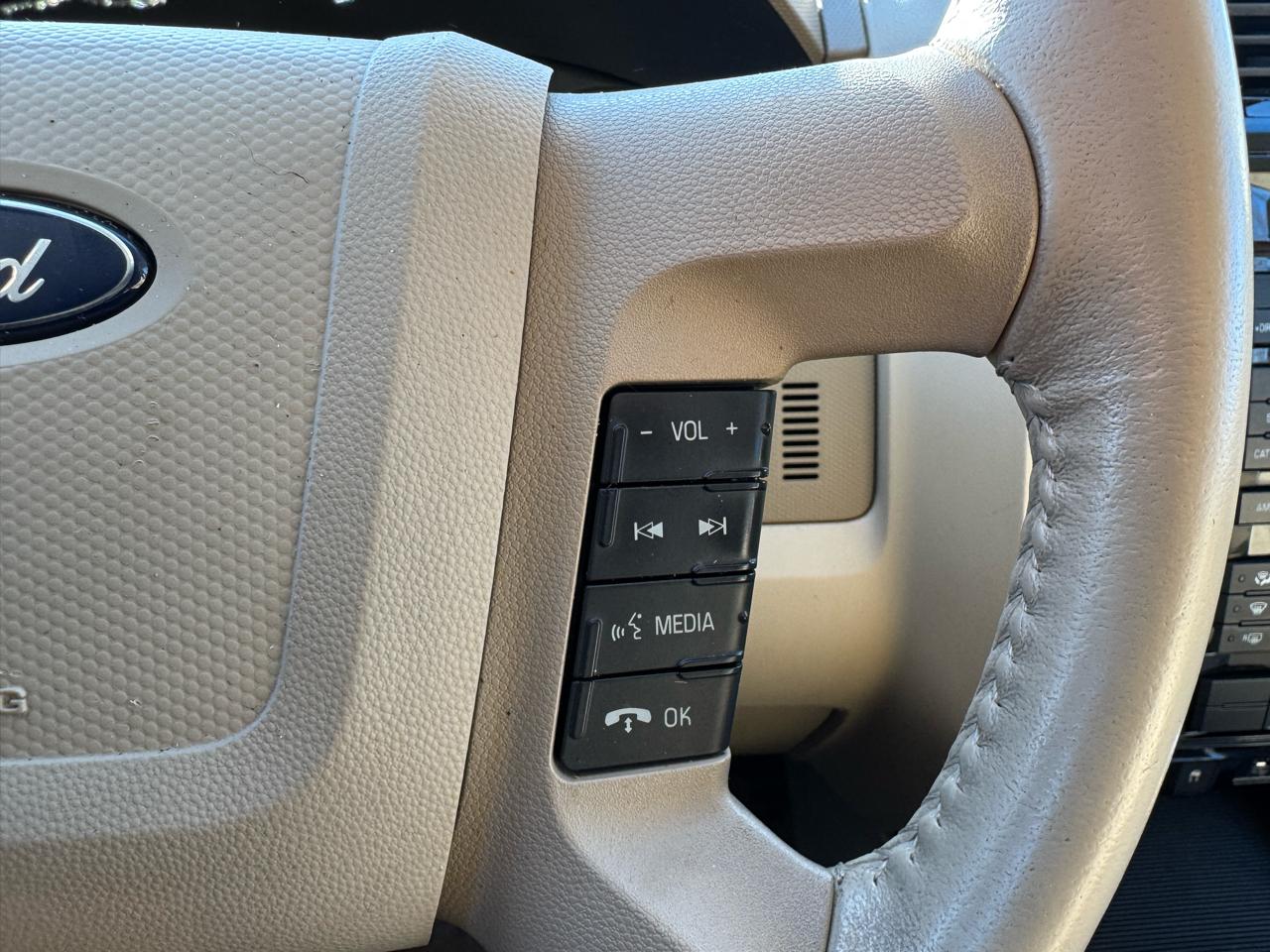 Ford Escape Limited 4WD V6 2009