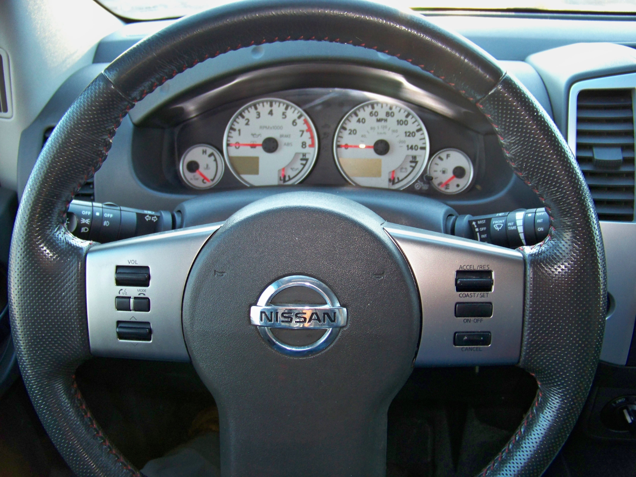 Nissan Xterra PRO-4X 4D SUV 4X4 2012