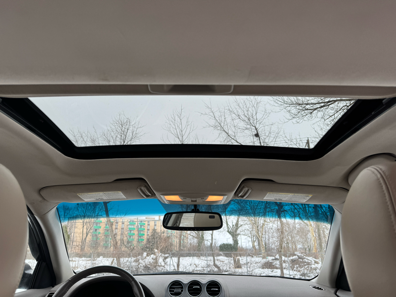 Nissan Altima 2.5 SL Sedan 2011