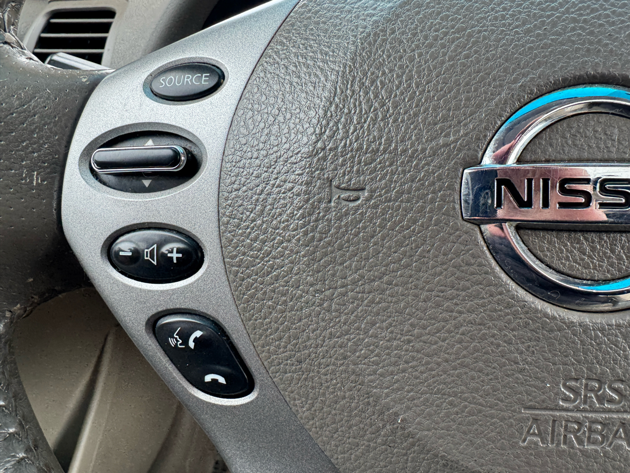 Nissan Altima 2.5 SL Sedan 2011