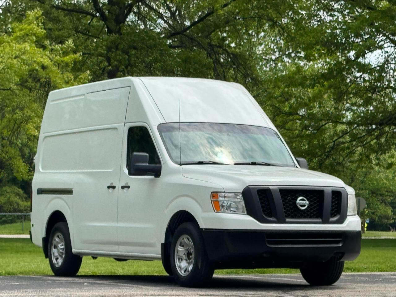 Nissan NV Cargo 2500 HD S V6 High Roof 2014
