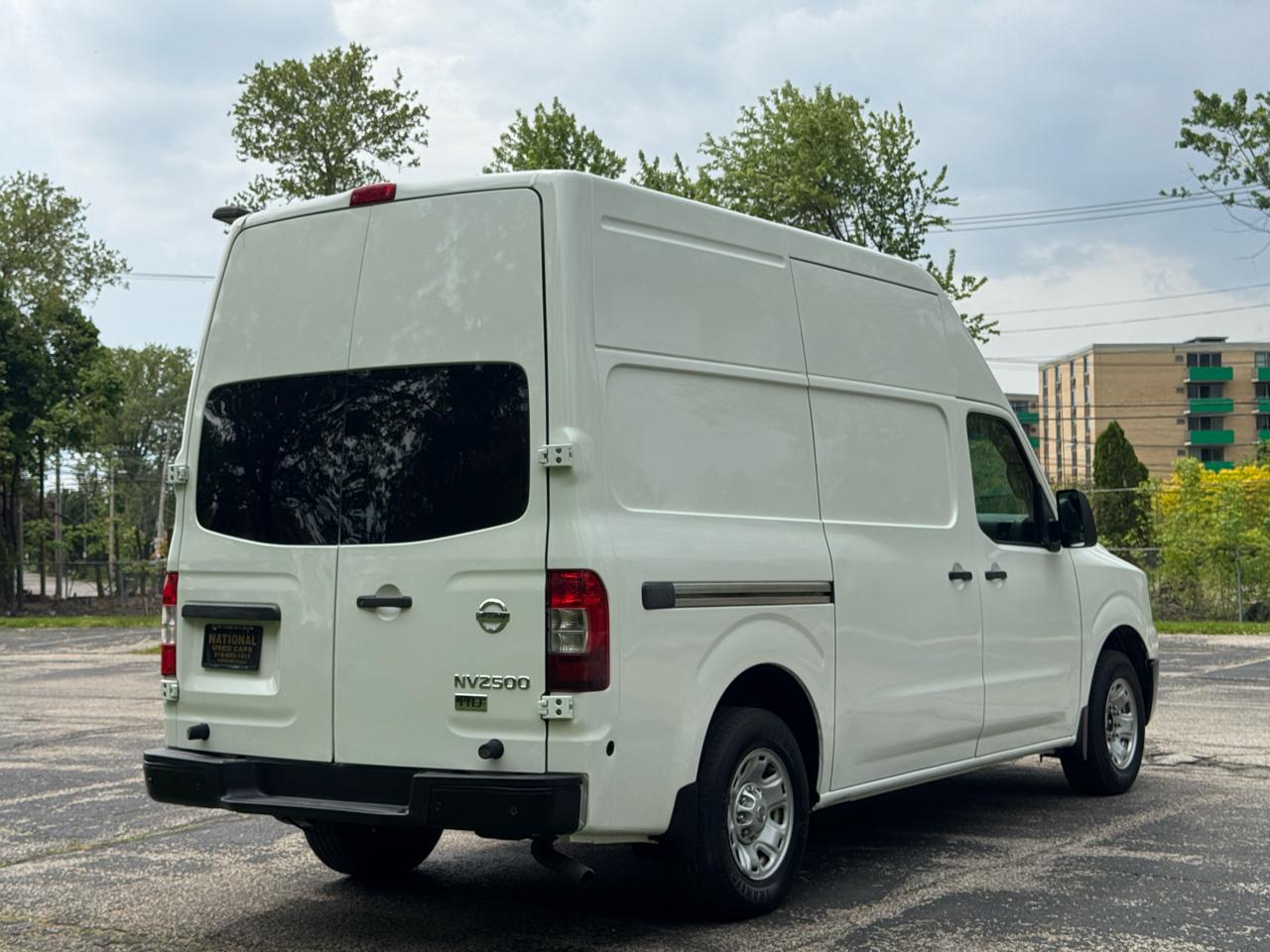 Nissan NV Cargo 2500 HD S V6 High Roof 2014