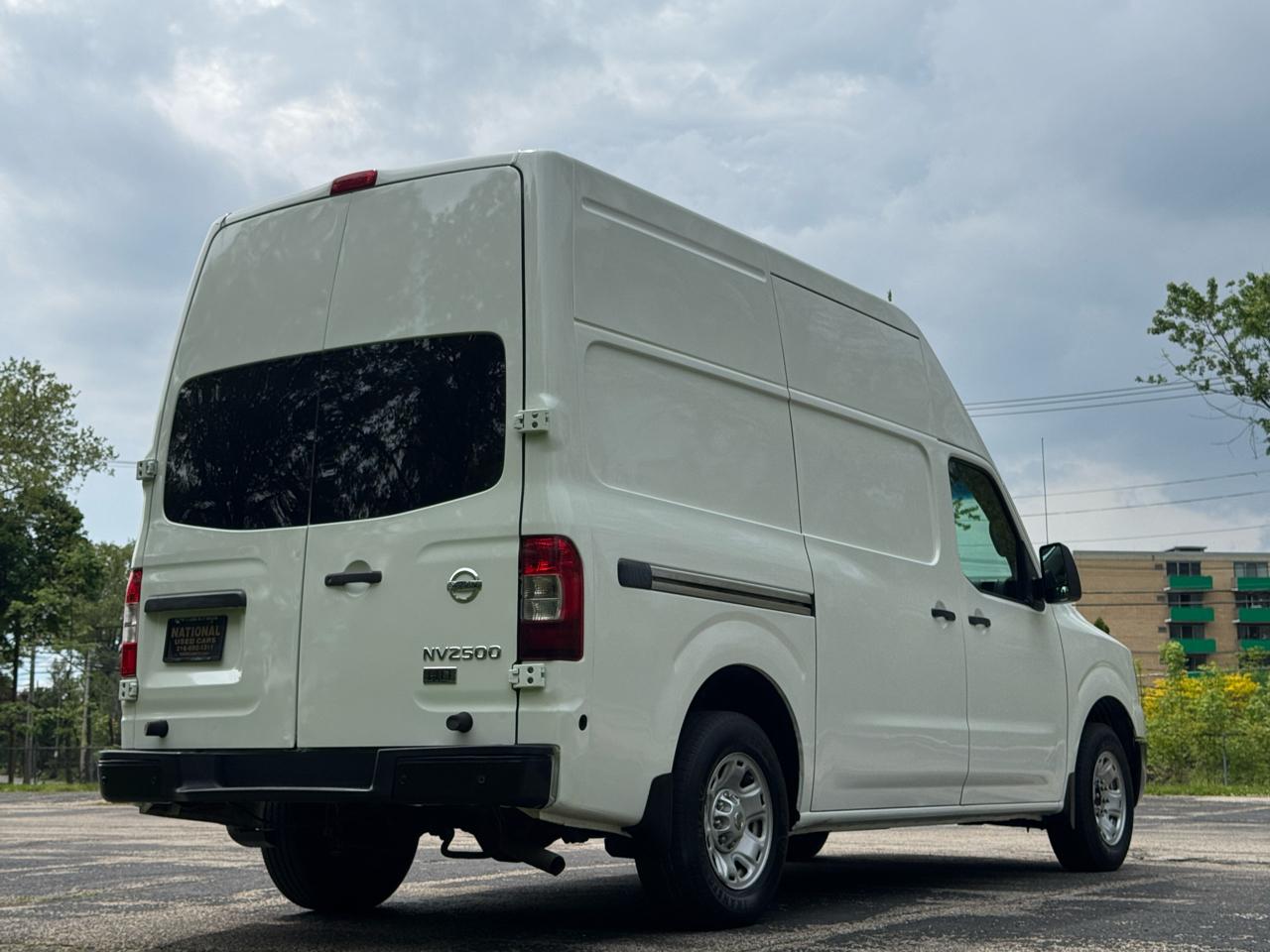 Nissan NV Cargo 2500 HD S V6 High Roof 2014