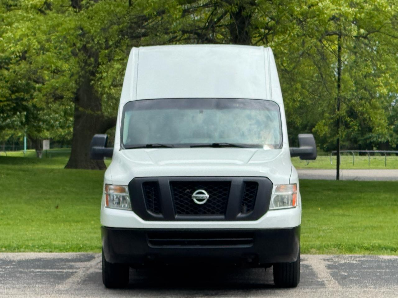 Nissan NV Cargo 2500 HD S V6 High Roof 2014