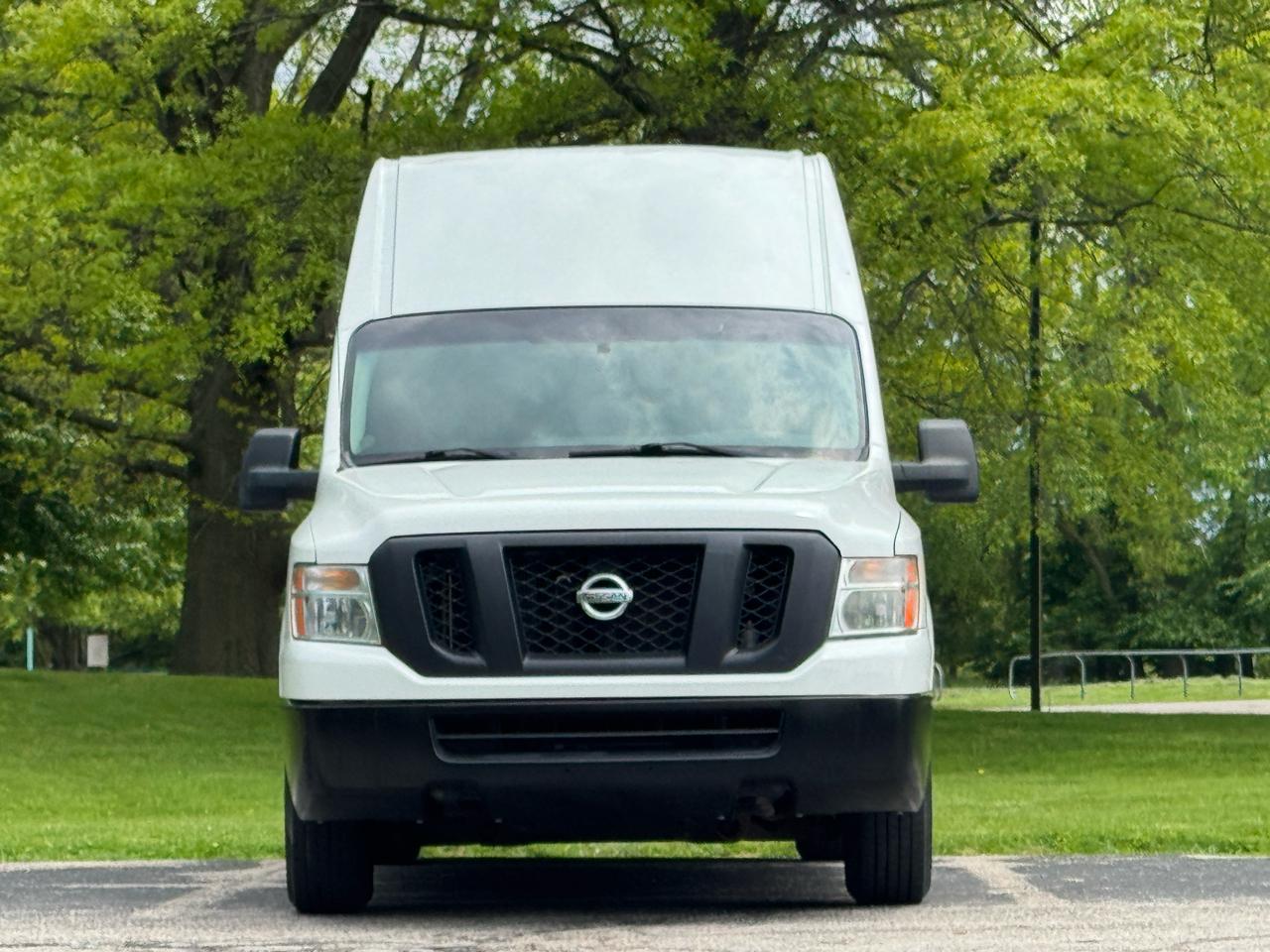 Nissan NV Cargo 2500 HD S V6 High Roof 2014