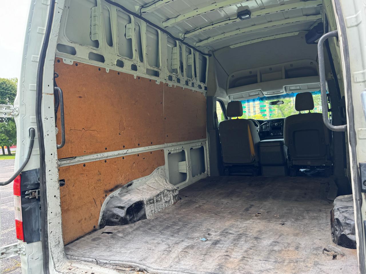 Nissan NV Cargo 2500 HD S V6 High Roof 2014