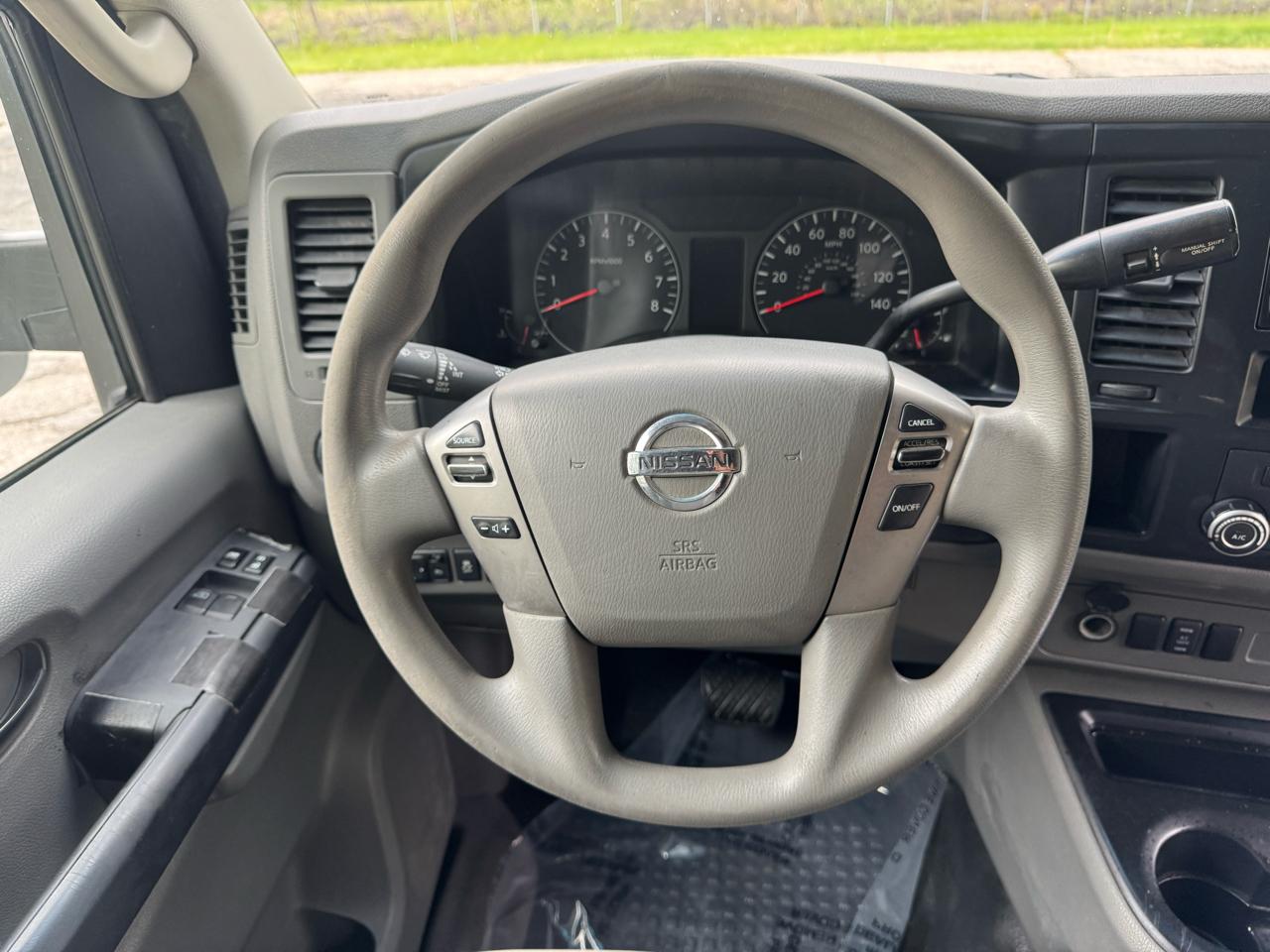 Nissan NV Cargo 2500 HD S V6 High Roof 2014