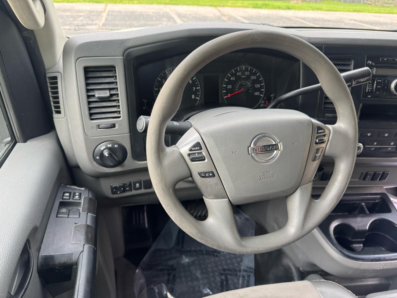 Nissan NV Cargo 2500 HD S V6 High Roof 2014