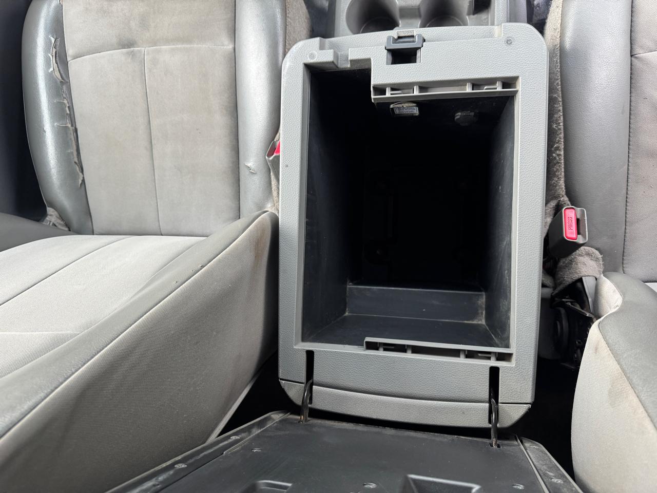 Nissan NV Cargo 2500 HD S V6 High Roof 2014