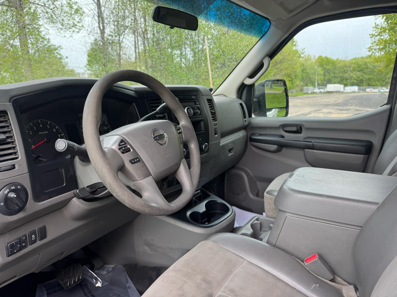 Nissan NV Cargo 2500 HD S V6 High Roof 2014