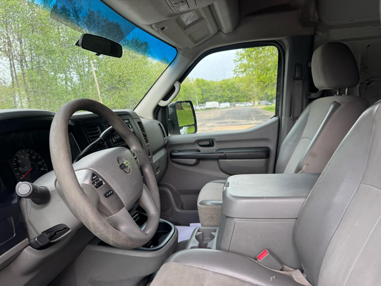 Nissan NV Cargo 2500 HD S V6 High Roof 2014