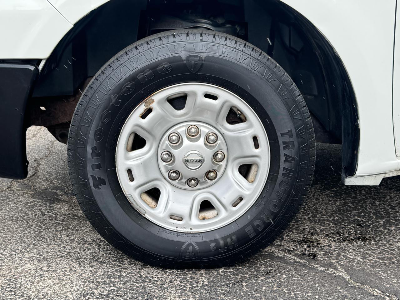 Nissan NV Cargo 2500 HD S V6 High Roof 2014