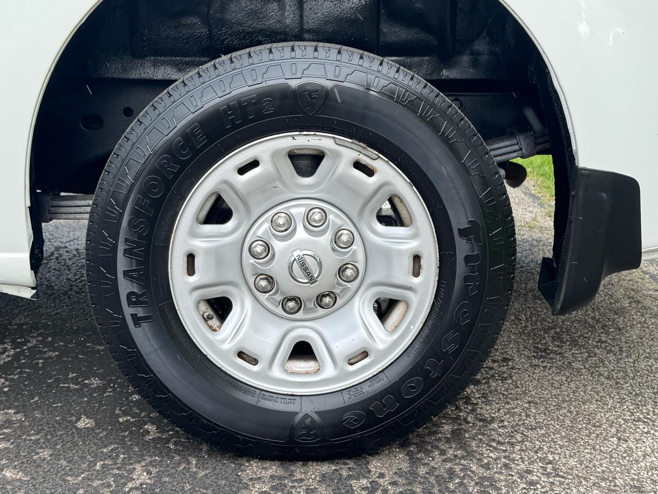 Nissan NV Cargo 2500 HD S V6 High Roof 2014
