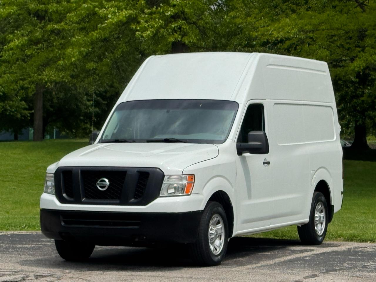 Nissan NV Cargo 2500 HD S V6 High Roof 2014