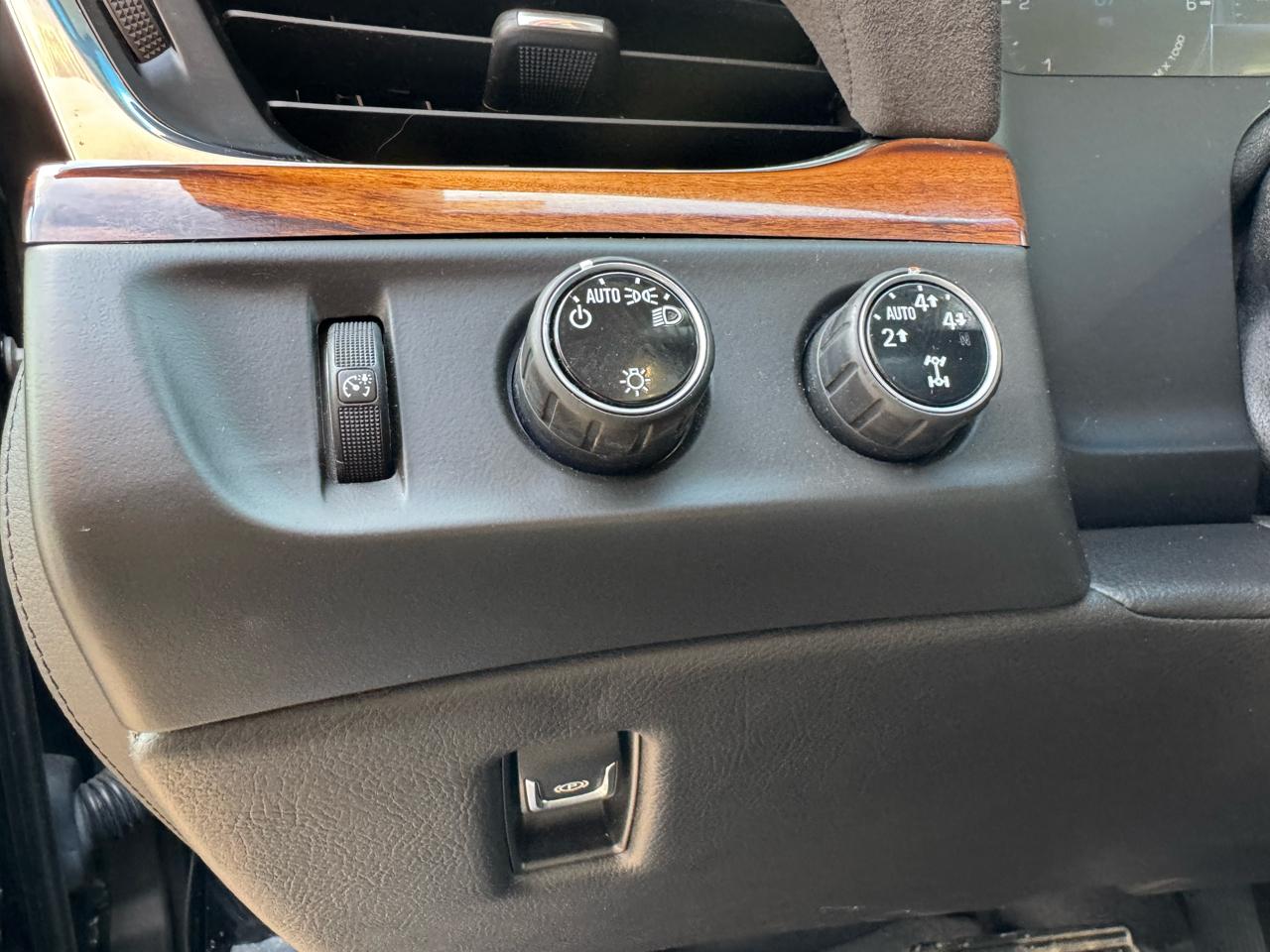 Cadillac Escalade Premium 4WD 2015