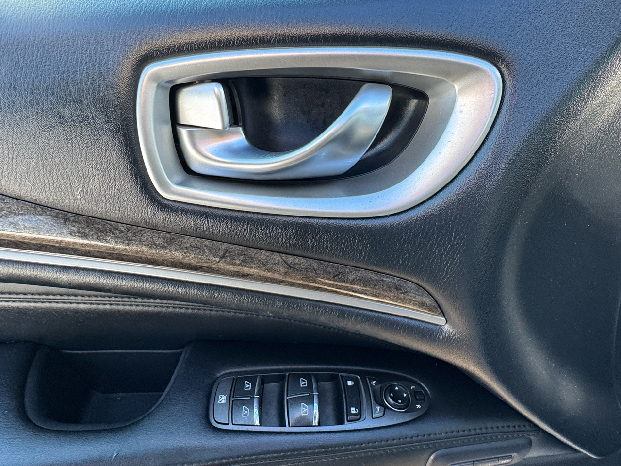 Infiniti QX60 4D SUV AWD 2015