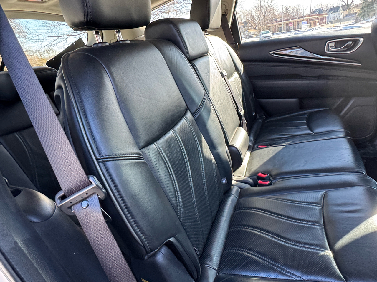 Infiniti QX60 4D SUV AWD 2015