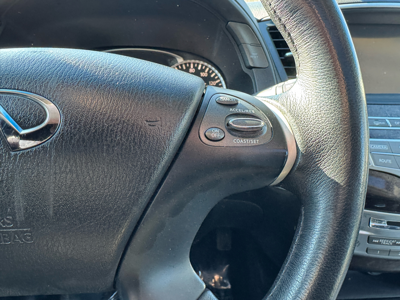 Infiniti QX60 4D SUV AWD 2015