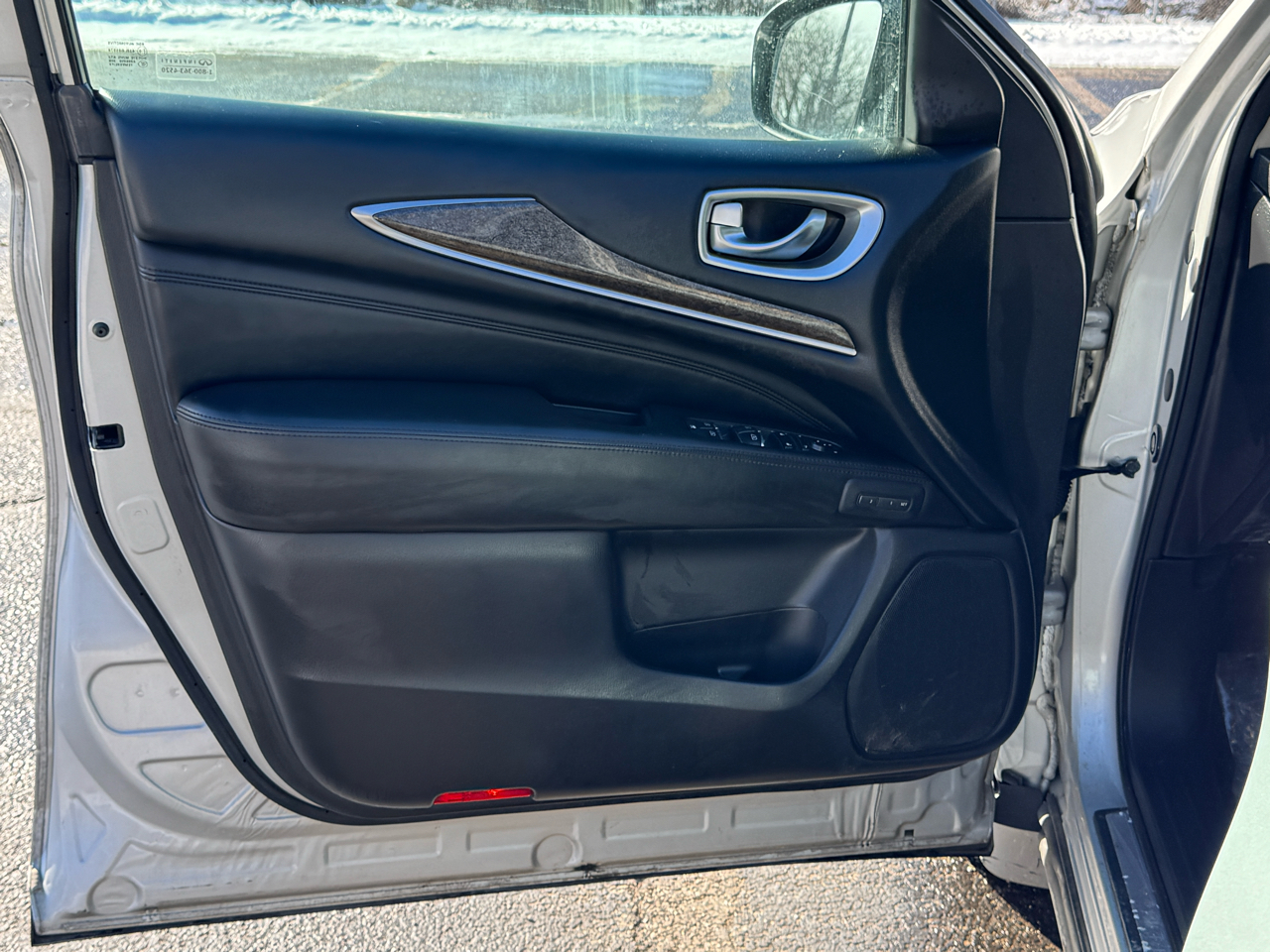 Infiniti QX60 4D SUV AWD 2015